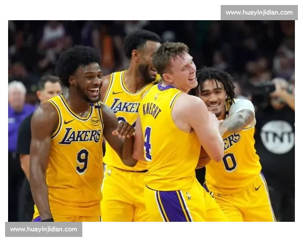 詹姆斯或签两年顶薪续约湖人！父子三人同台历史性时刻进入倒计时